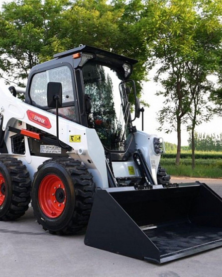 Первые мини-погрузчики EMINX S530 прибыли в Россию